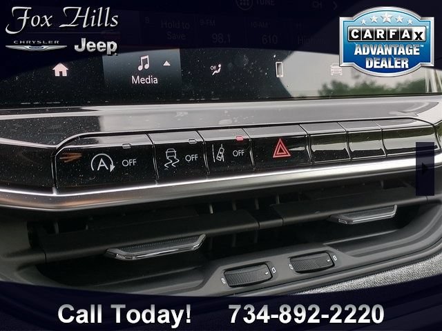 New 2023 Jeep Compass Latitude w/ Convenience Group AWD/4WD image 19