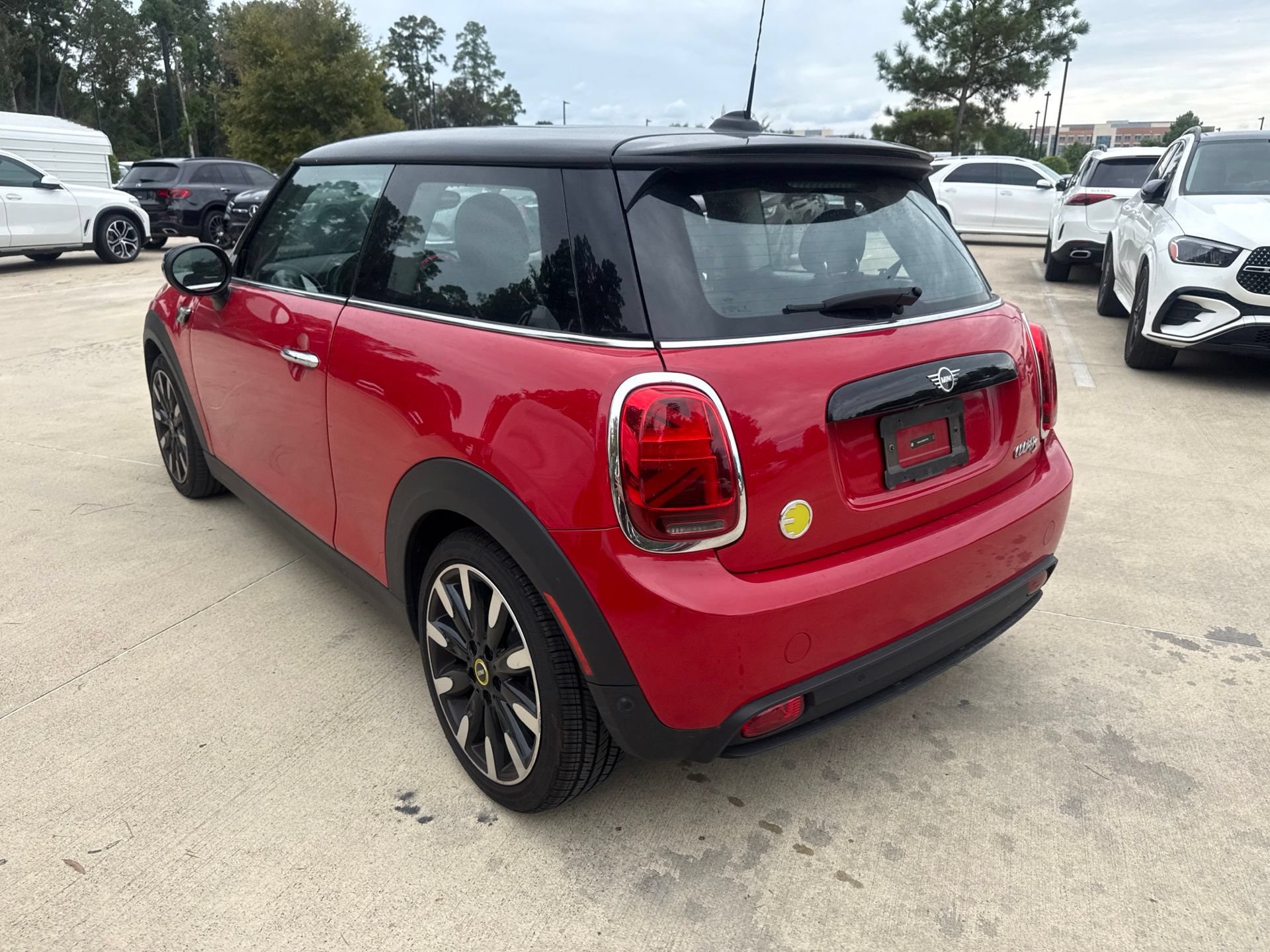 Used 2024 MINI Cooper SE FWD image 6