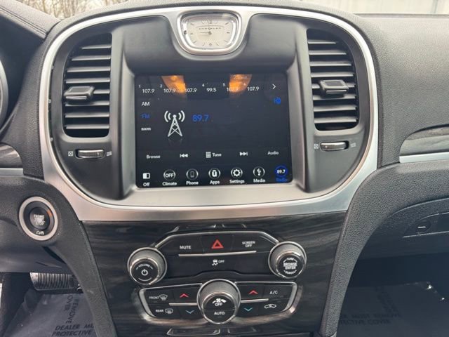 Used 2018 Chrysler 300 Touring w/ Sport Appearance Package image 12