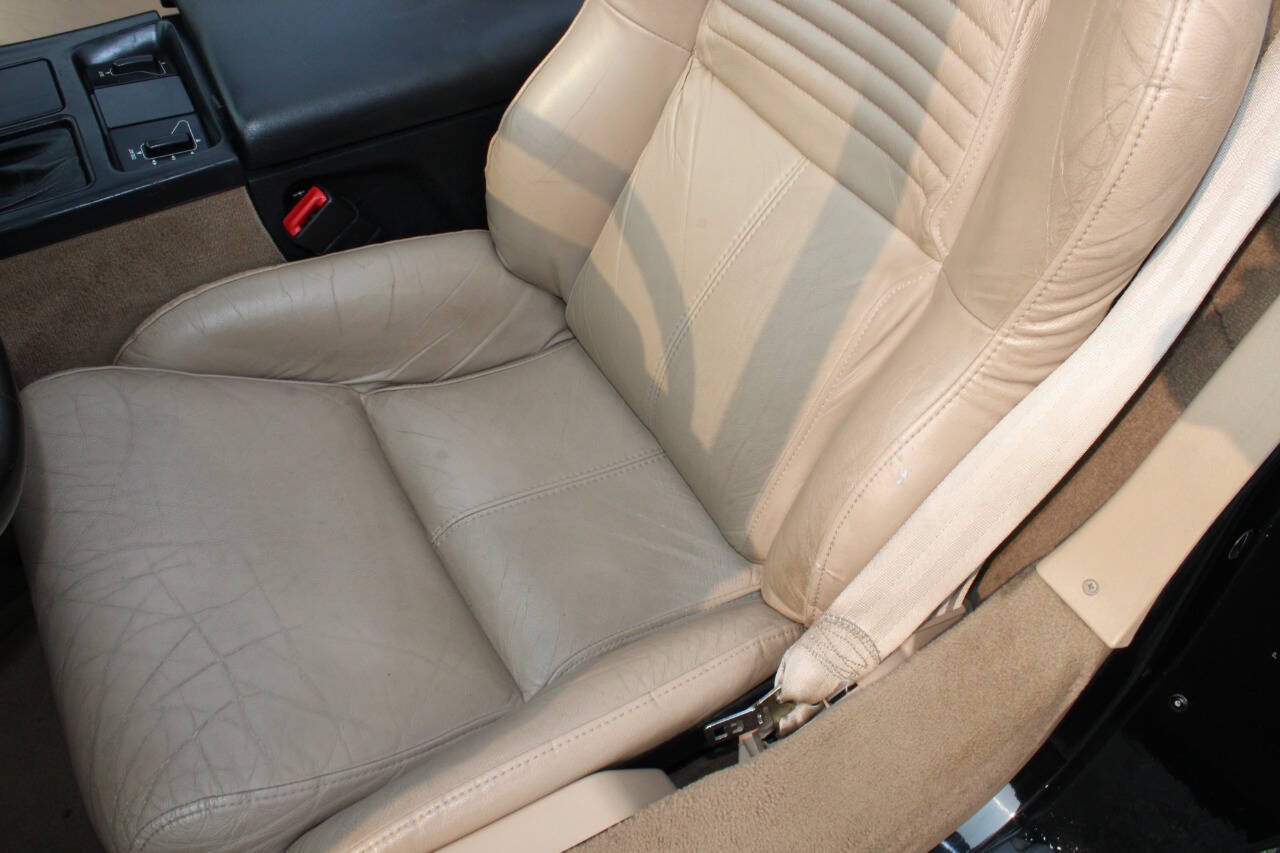 Used 1996 Chevrolet Corvette Convertible RWD image 16