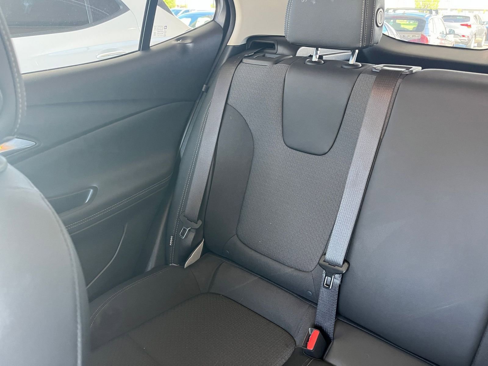 Used 2025 Buick Encore GX Preferred image 38