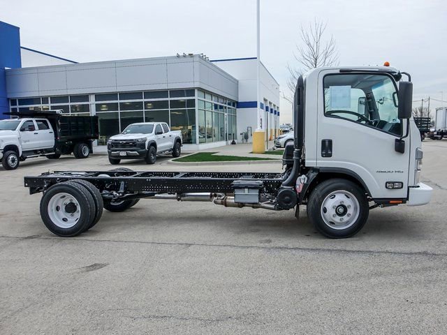 New 2025 Chevrolet Low Cab Forward image 2