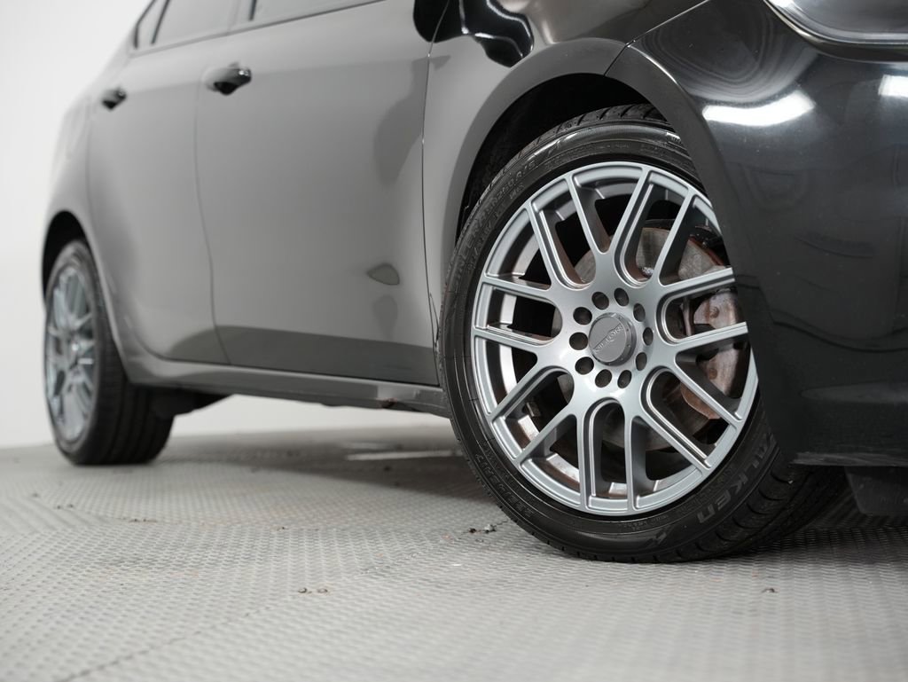 Used 2013 Dodge Dart SXT FWD image 16