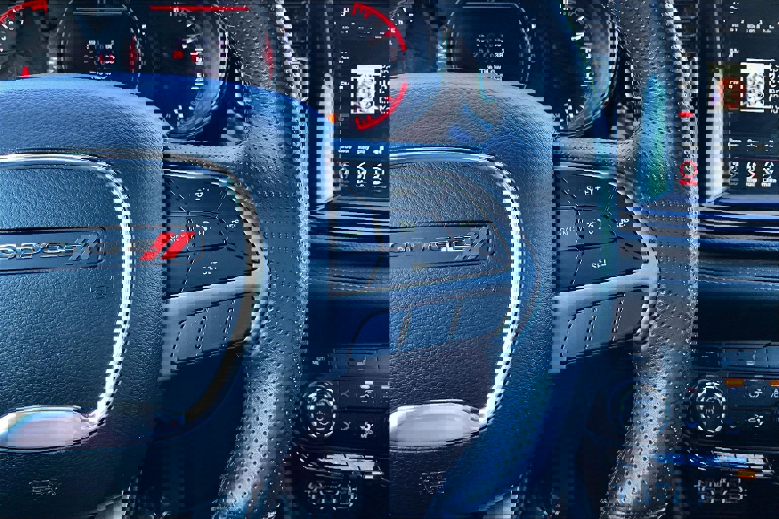 Used 2024 Dodge Durango SXT image 12