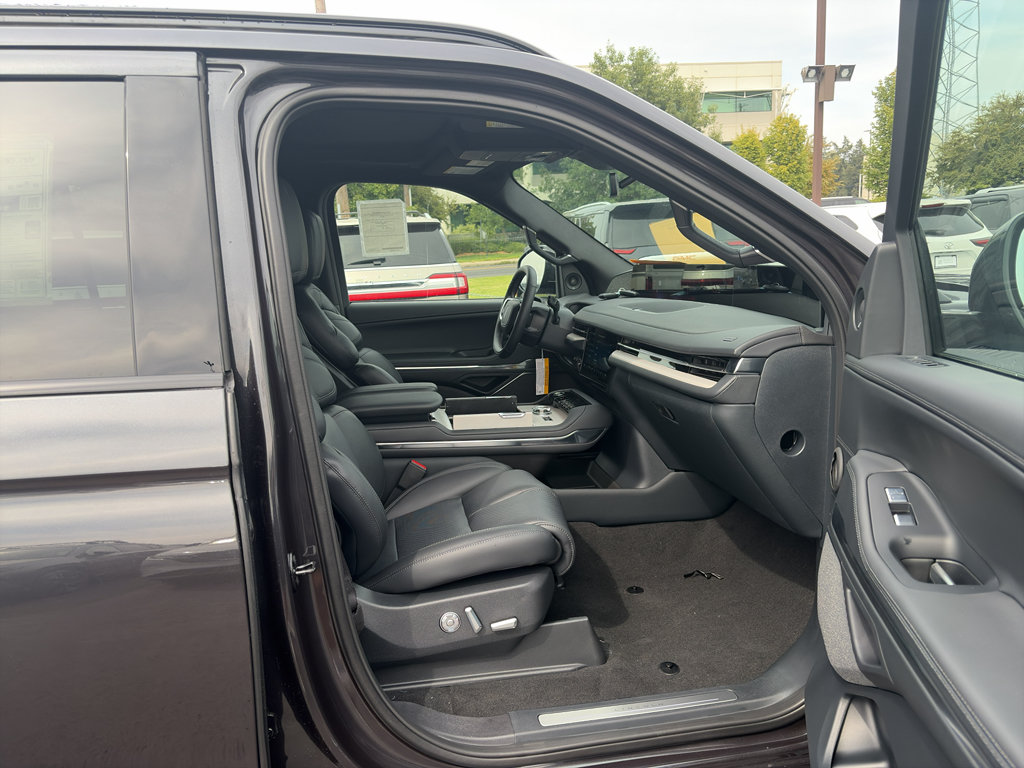 New 2027 Lincoln Navigator Reserve w/ Jet Appearance Package AWD/4WD image 19