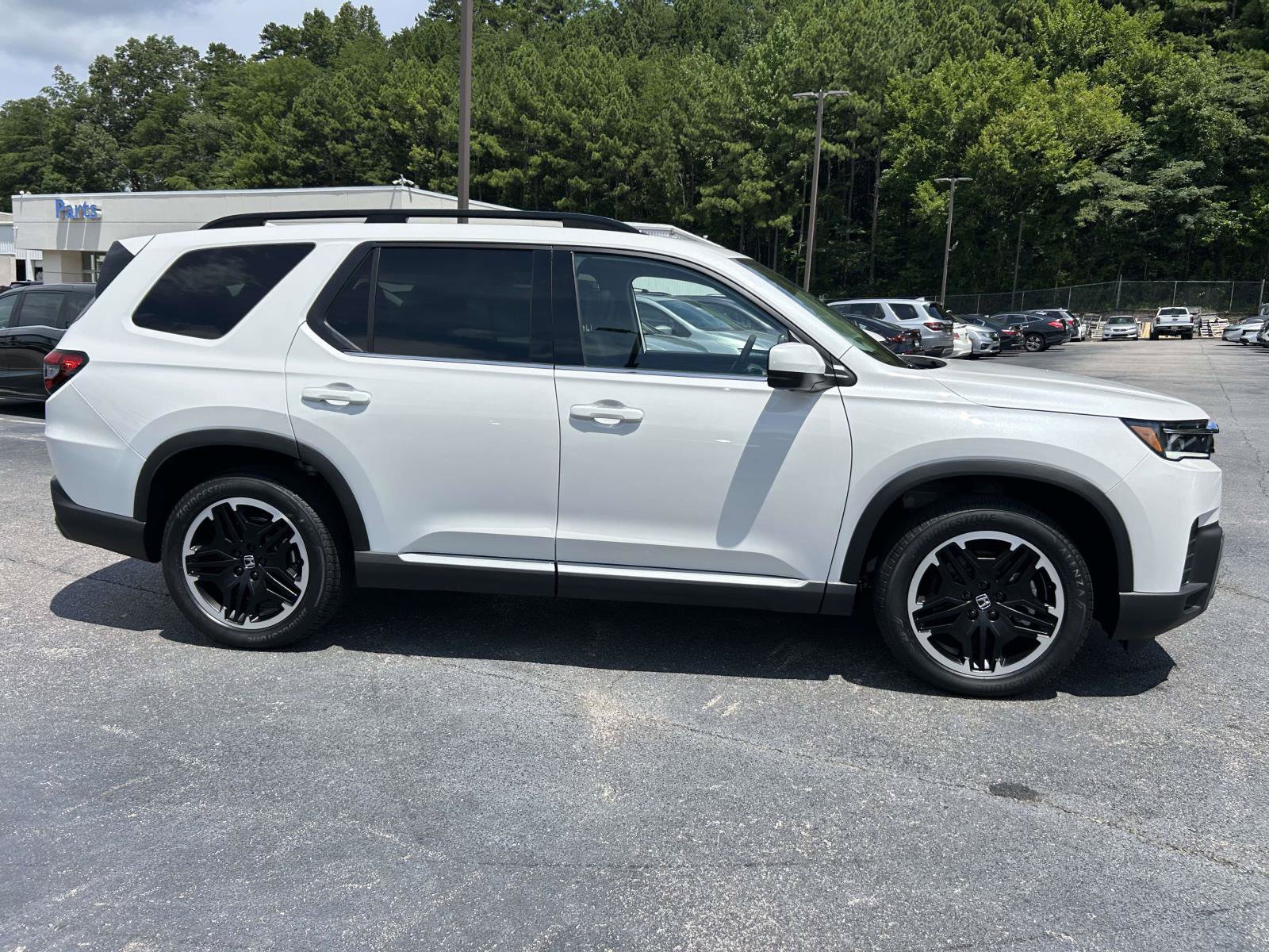 Used 2026 Honda Pilot image 2