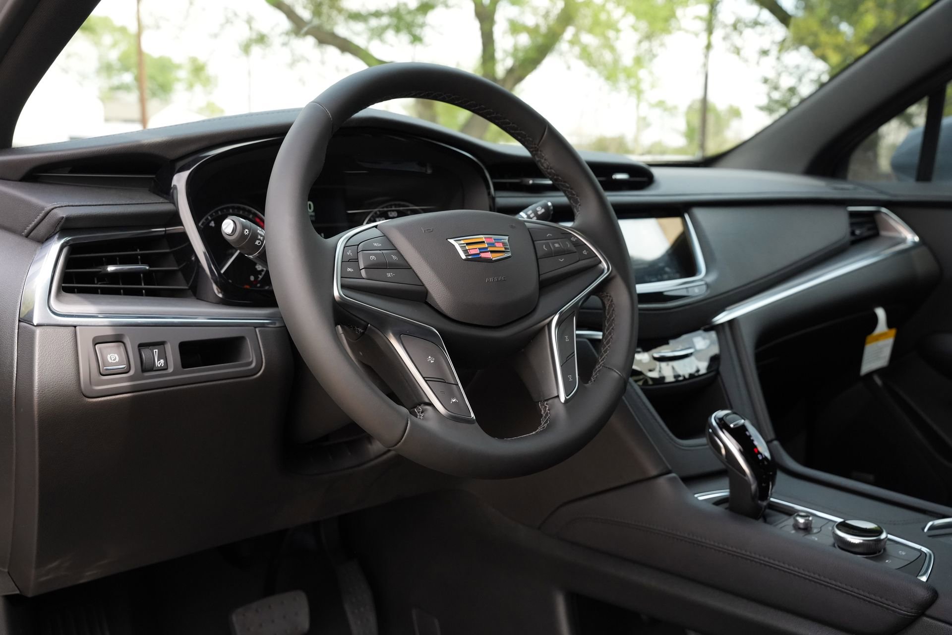 New 2026 Cadillac XT5 Luxury w/ LPO, Floor Liner Package image 17