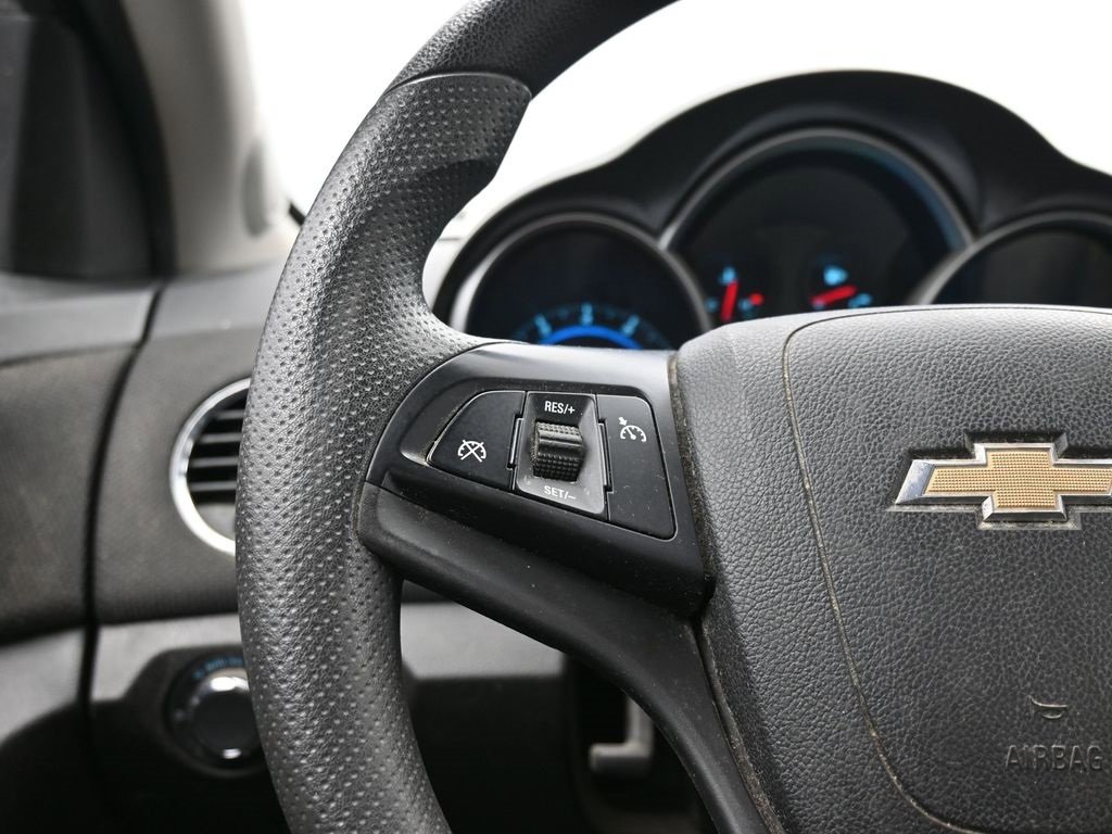 Used 2015 Chevrolet Cruze LT image 43