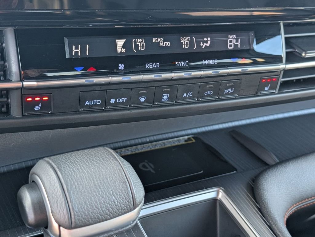 Used 2022 Toyota Sienna XSE image 34