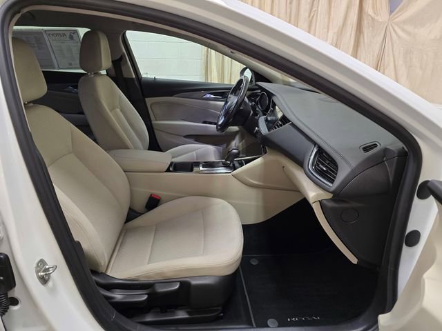 Used 2018 Buick Regal Preferred w/ Sights and Sounds Package AWD/4WD image 32