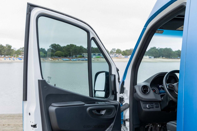 Used 2021 Mercedes-Benz Sprinter 2500 image 36