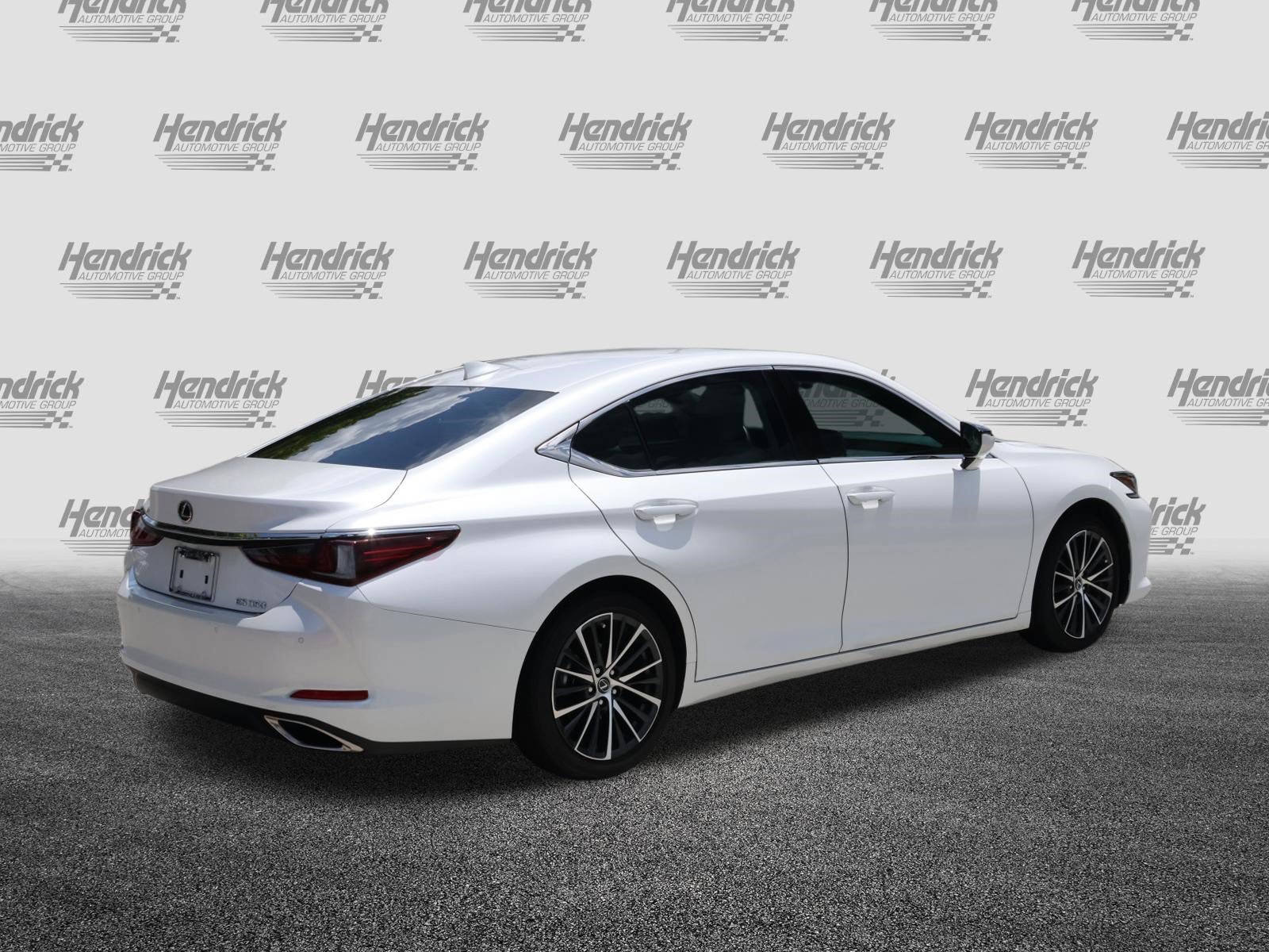 Used 2024 Lexus ES 350 w/ Premium Package FWD image 9