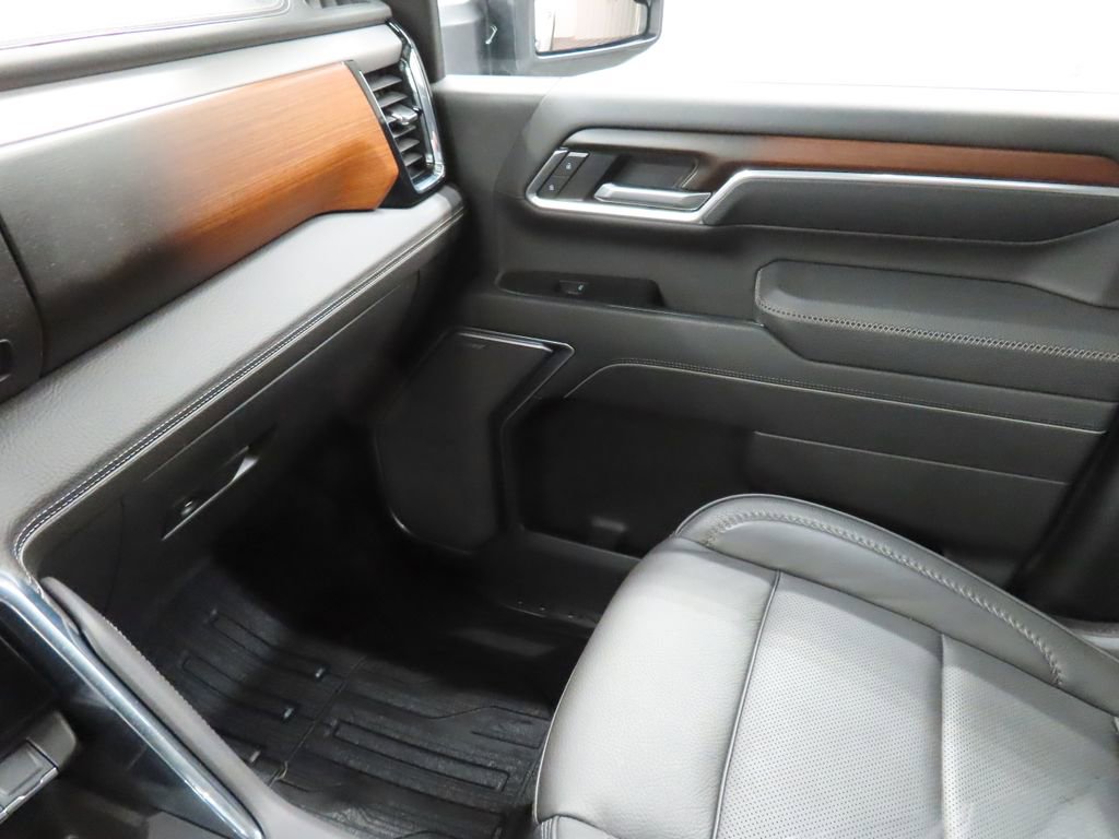 Used 2025 GMC Sierra 3500 Denali image 29