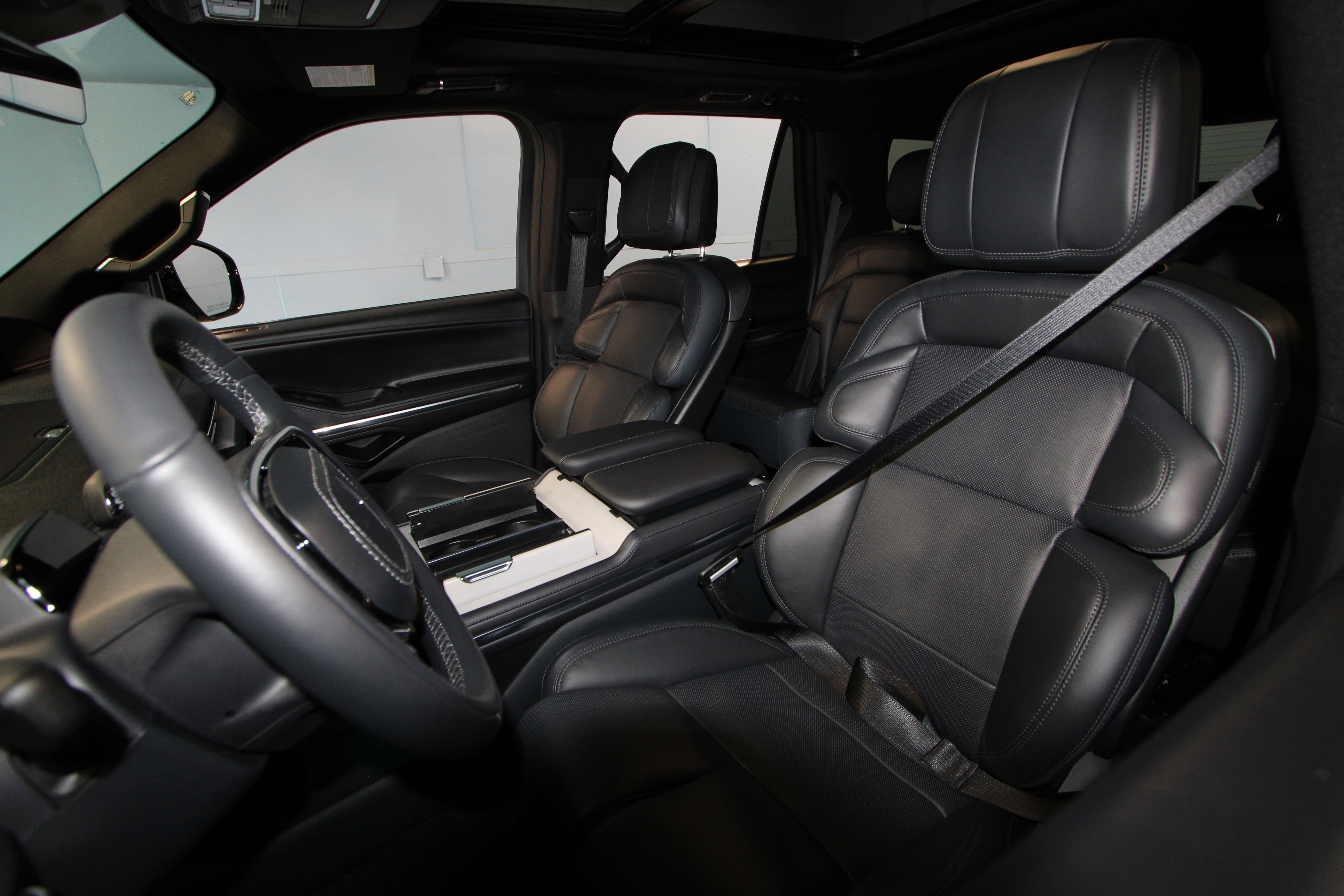 New 2026 Lincoln Navigator Reserve image 3