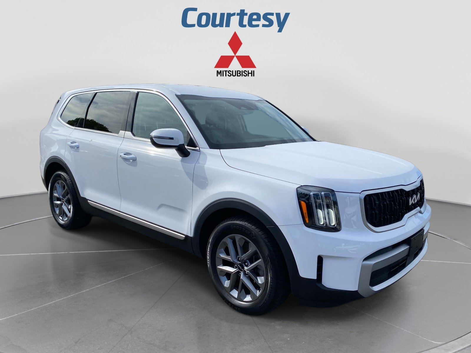 Used 2023 Kia Telluride LX AWD/4WD image 8