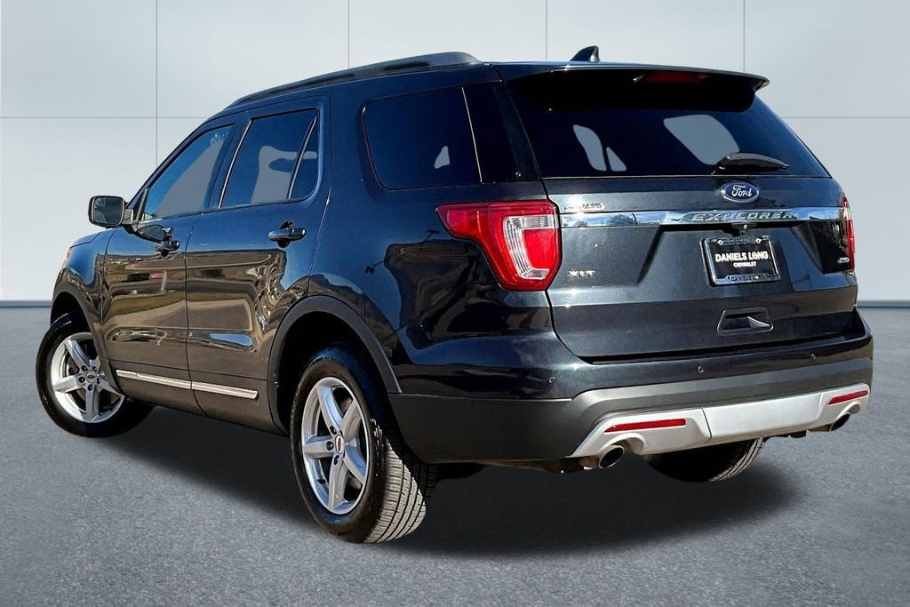 Used 2017 Ford Explorer XLT w/ Equipment Group 201A image 12