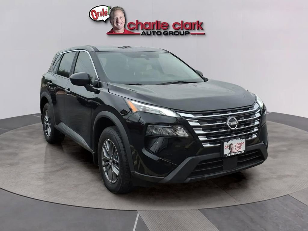 Used 2025 Nissan Rogue S image 7
