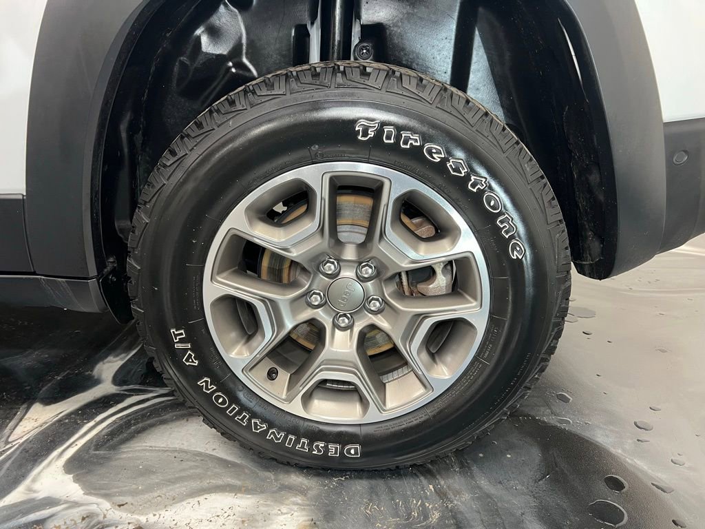 Used 2022 Jeep Cherokee Trailhawk w/ Sun, Sound & Nav Group image 22