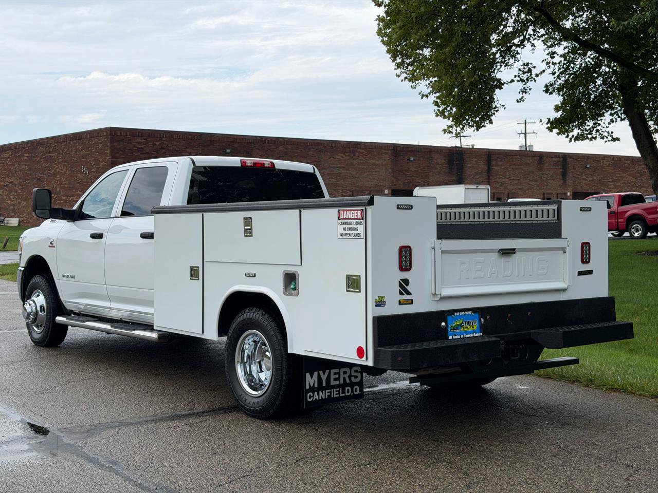 Used 2019 RAM 3500 Tradesman w/ Chrome Appearance Group AWD/4WD image 4