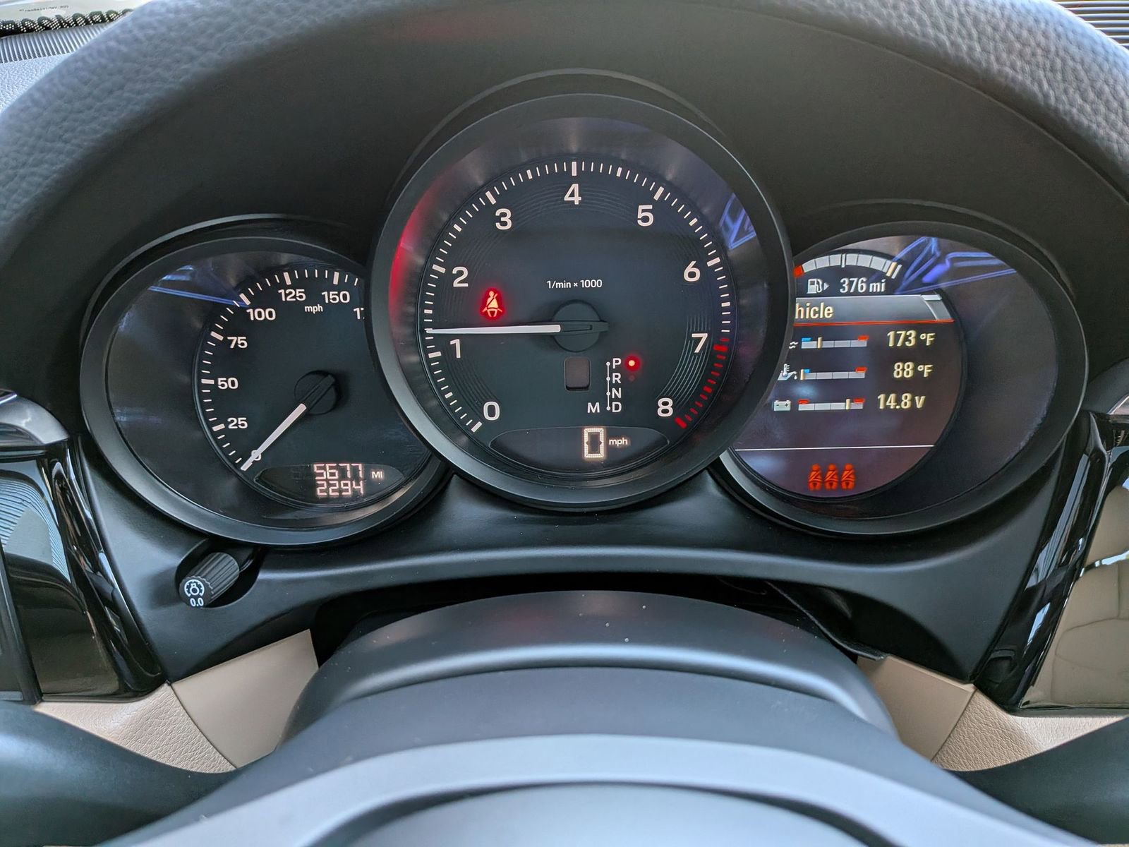 Certified 2025 Porsche Macan image 16