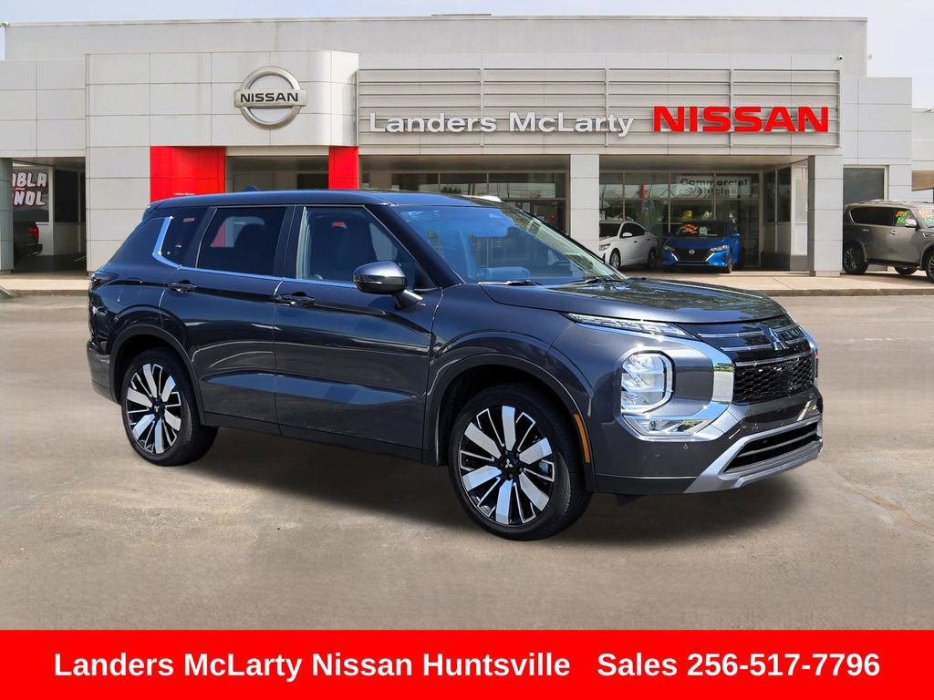Used 2025 Mitsubishi Outlander SE FWD image 1