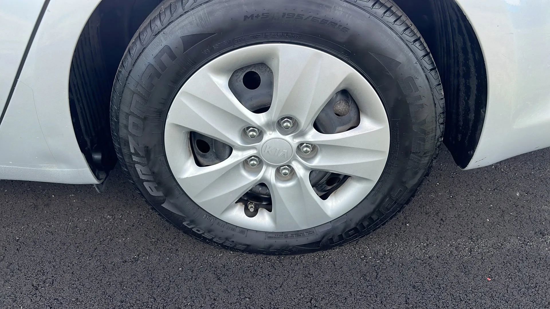 Used 2017 Kia Forte LX image 27