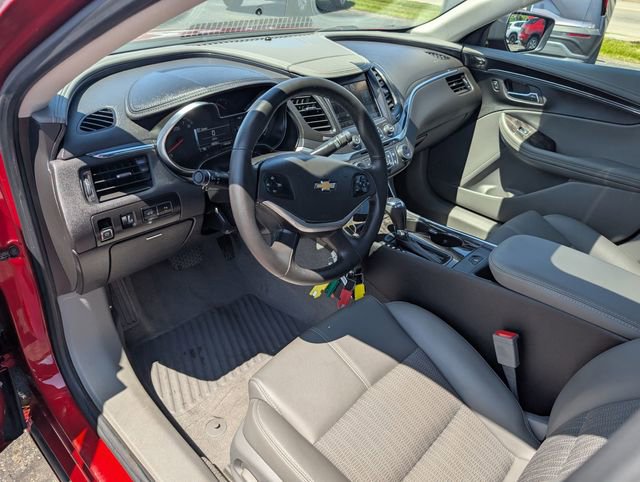 Used 2014 Chevrolet Impala LT w/ Convenience Package FWD image 12