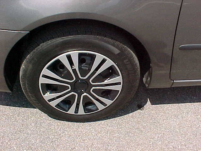 Used 2005 Toyota Corolla LE FWD image 6