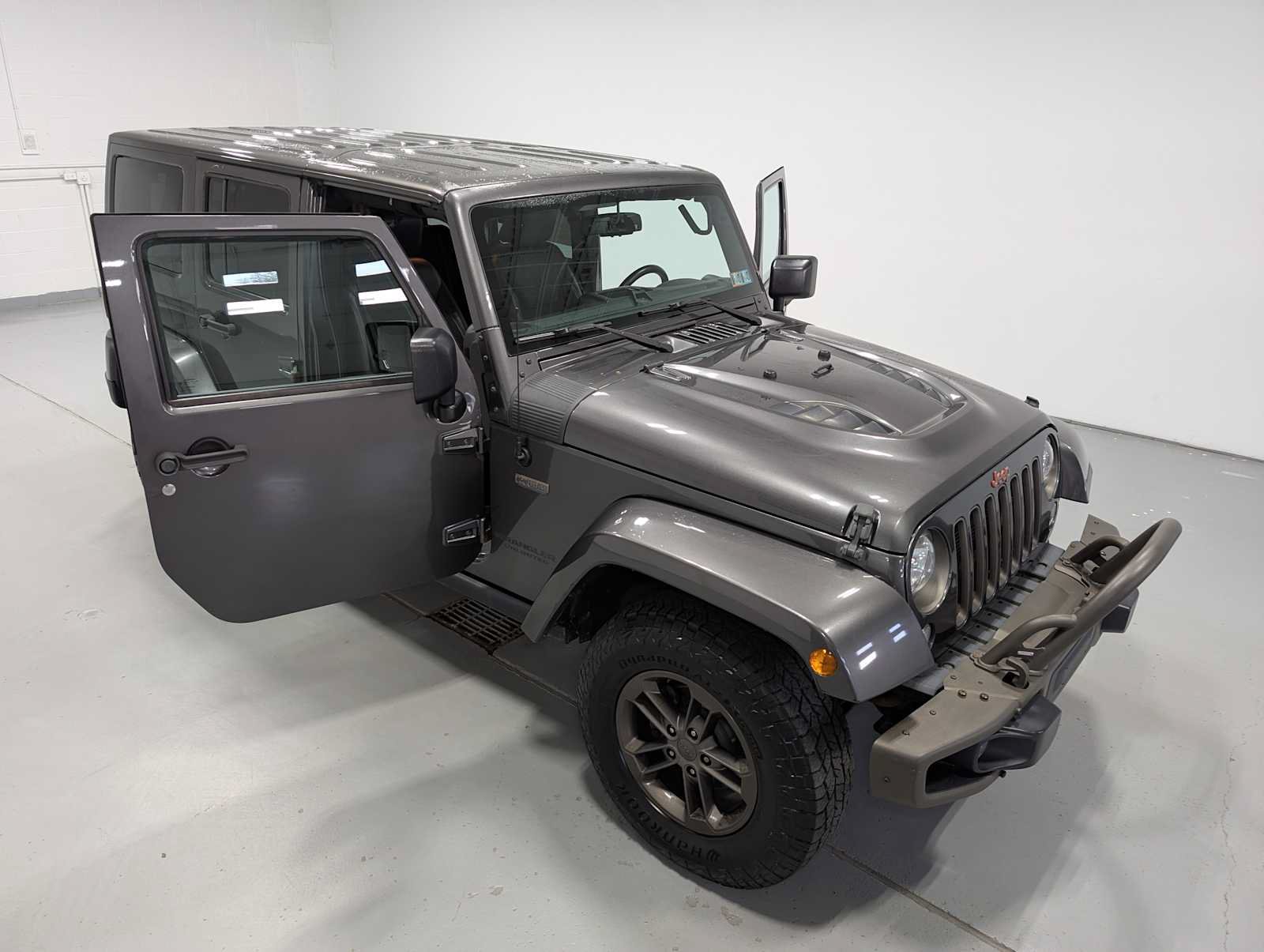 Used 2016 Jeep Wrangler Unlimited Sahara AWD/4WD image 15