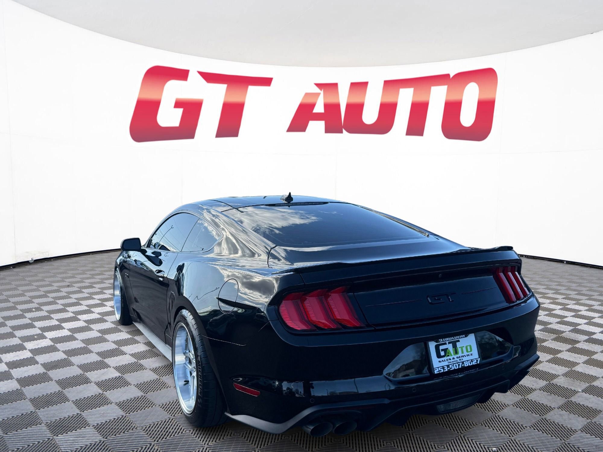 Used 2022 Ford Mustang GT RWD image 4