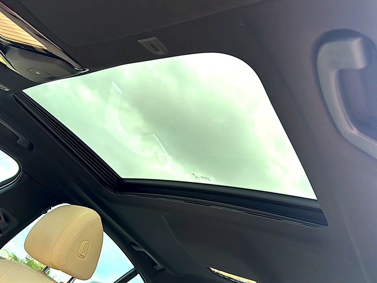 Used 2019 BMW 530i w/ Convenience Package RWD image 16