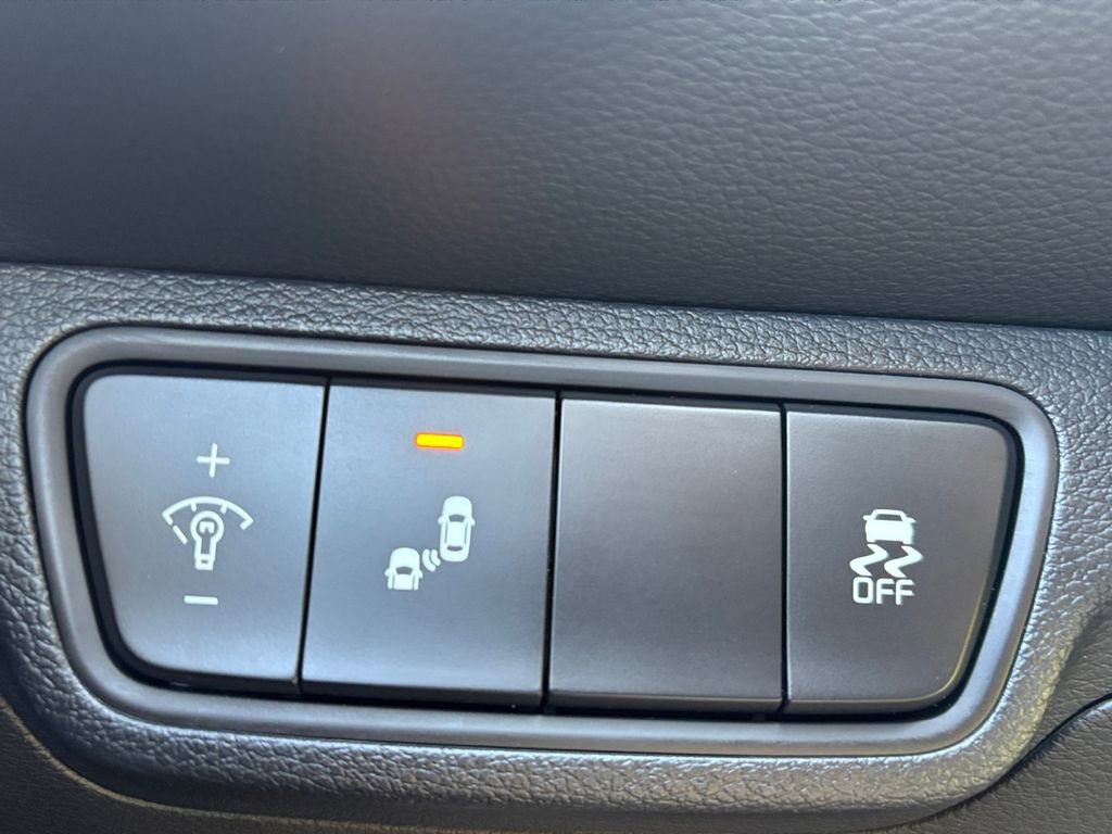 Used 2024 Kia Forte LXS w/ LXS Technology Package image 4