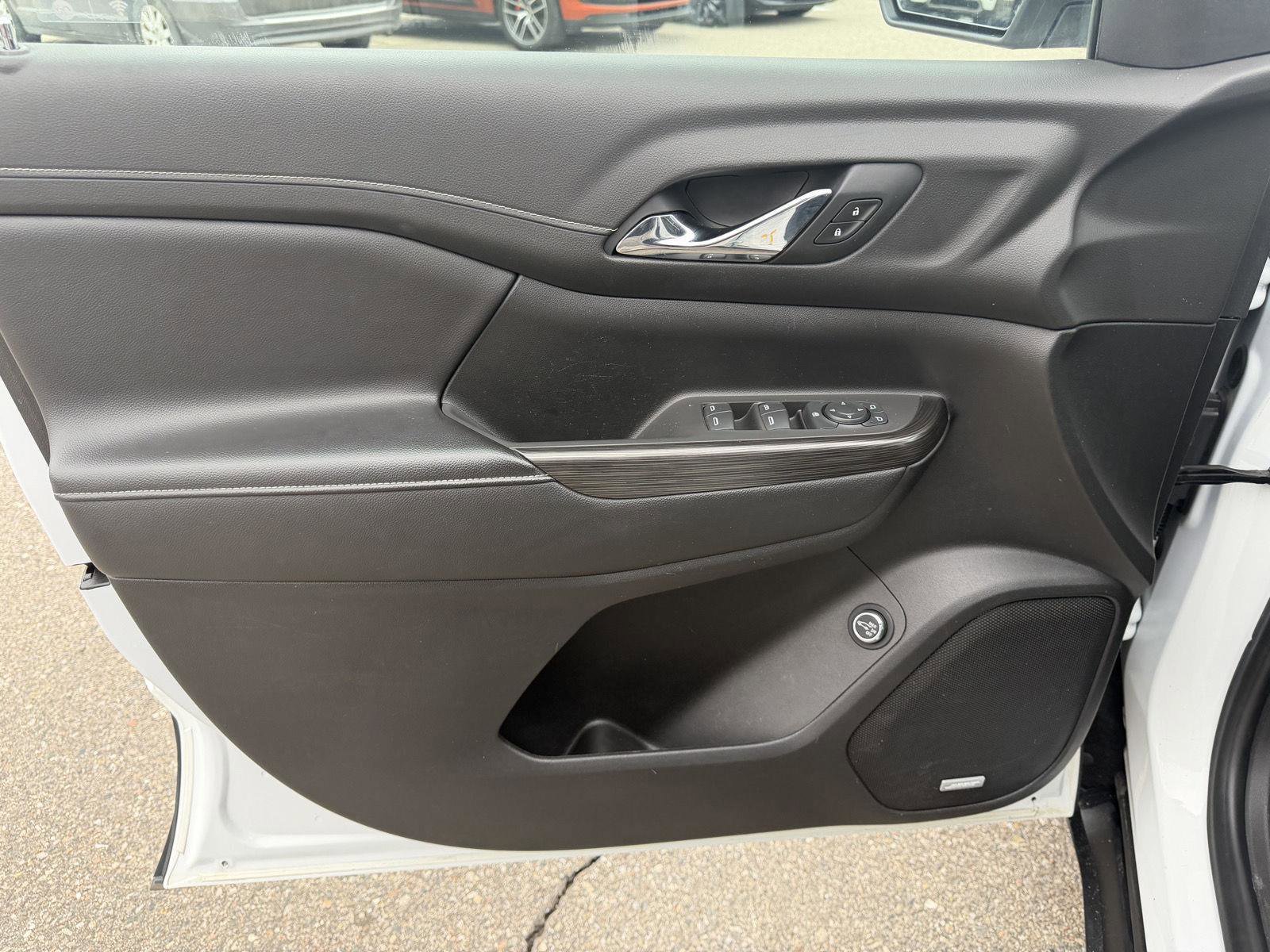 Used 2019 GMC Acadia SLT image 12