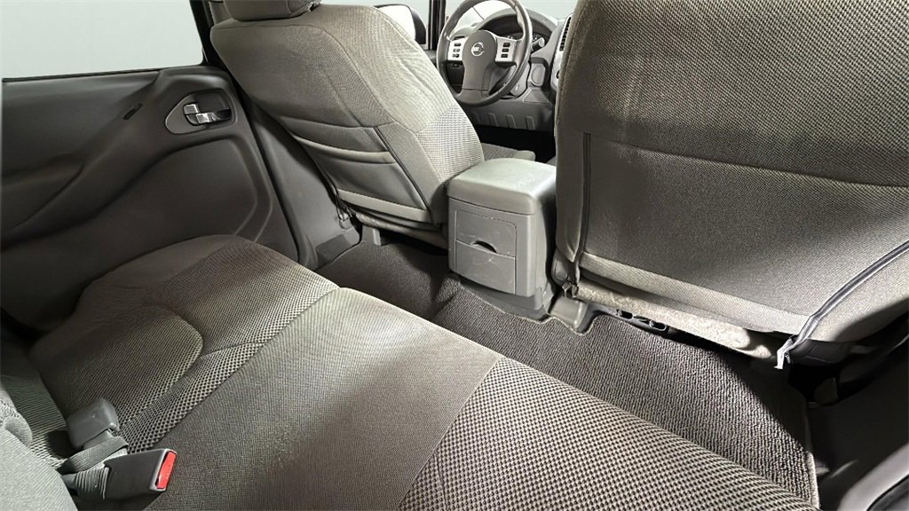 Used 2020 Nissan Frontier SV image 24