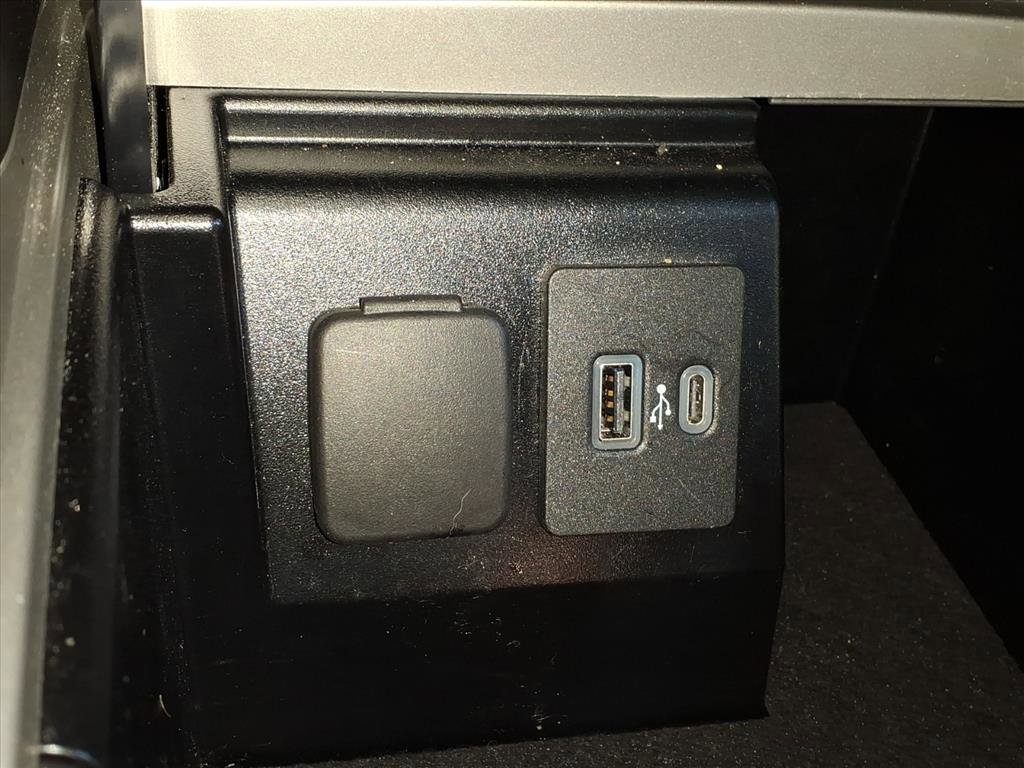 Used 2022 Ford Explorer XLT w/ Equipment Group 202A image 23