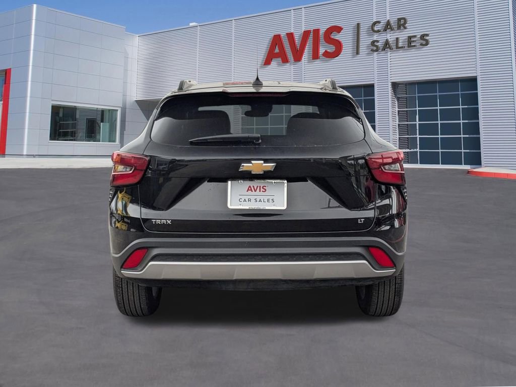 Used 2025 Chevrolet Trax LT w/ LT Convenience Package FWD image 5