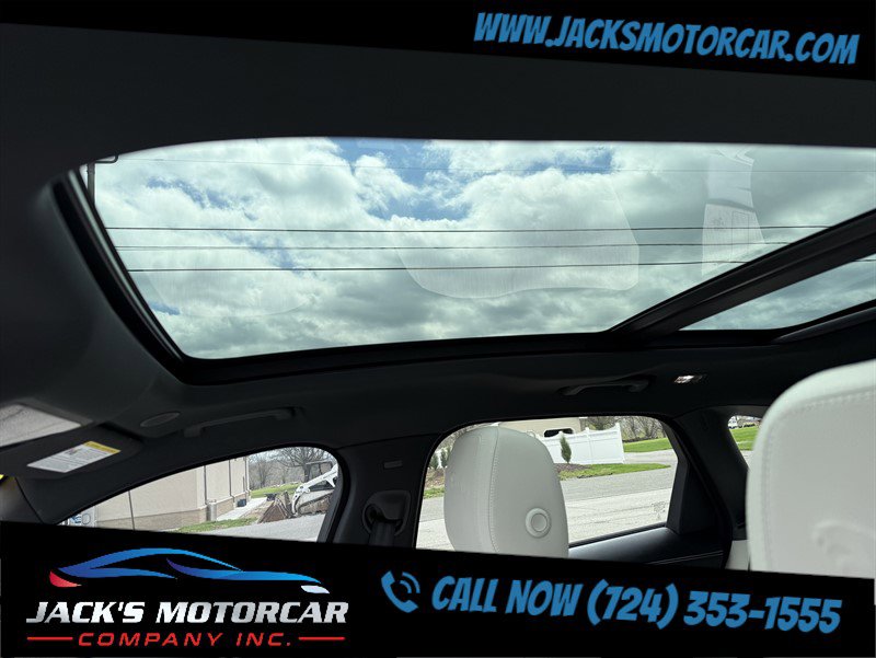 Used 2024 Jaguar F-PACE R-Dynamic S image 28