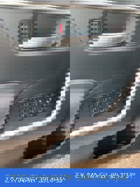 Used 2025 Toyota RAV4 XLE image 31