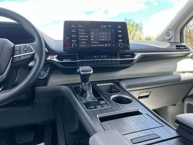 Used 2021 Toyota Sienna Limited AWD/4WD image 19
