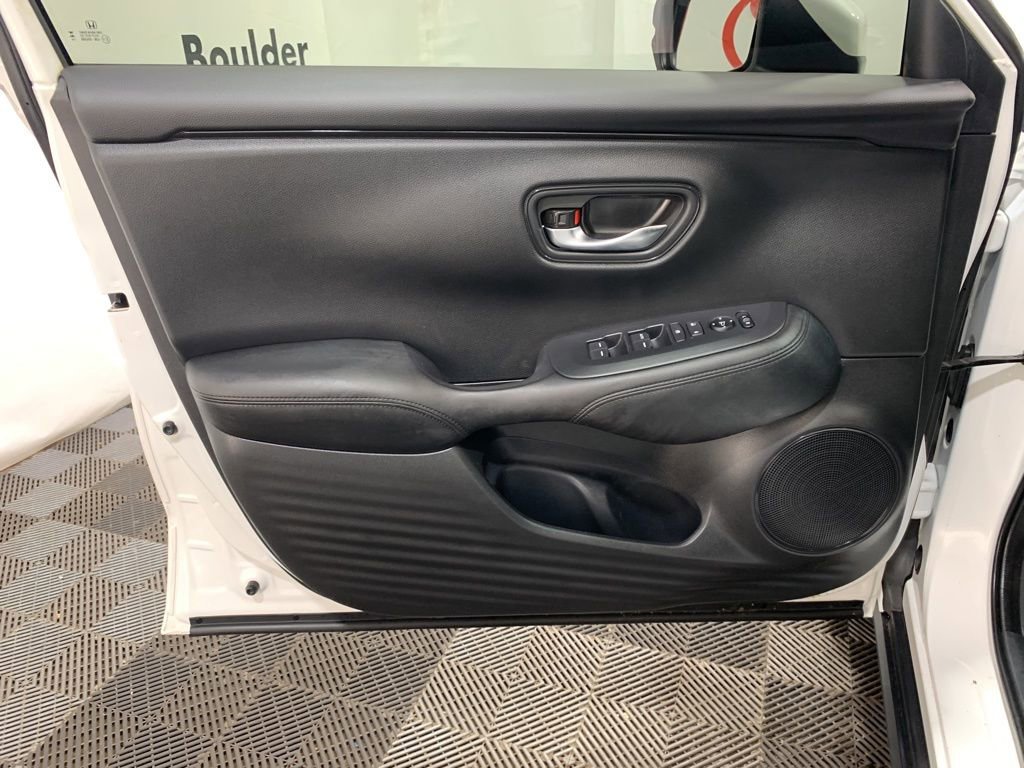 Used 2025 Honda HR-V LX image 23