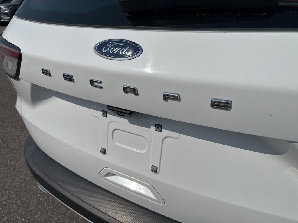 Used 2021 Ford Escape S image 12