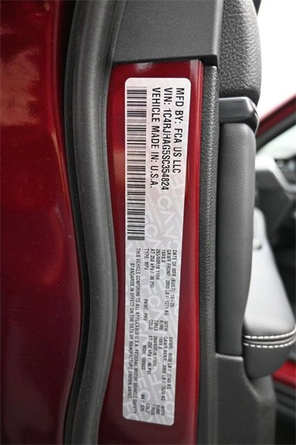 New 2025 Jeep Grand Cherokee Laredo X w/ Luxury Tech Group I image 15