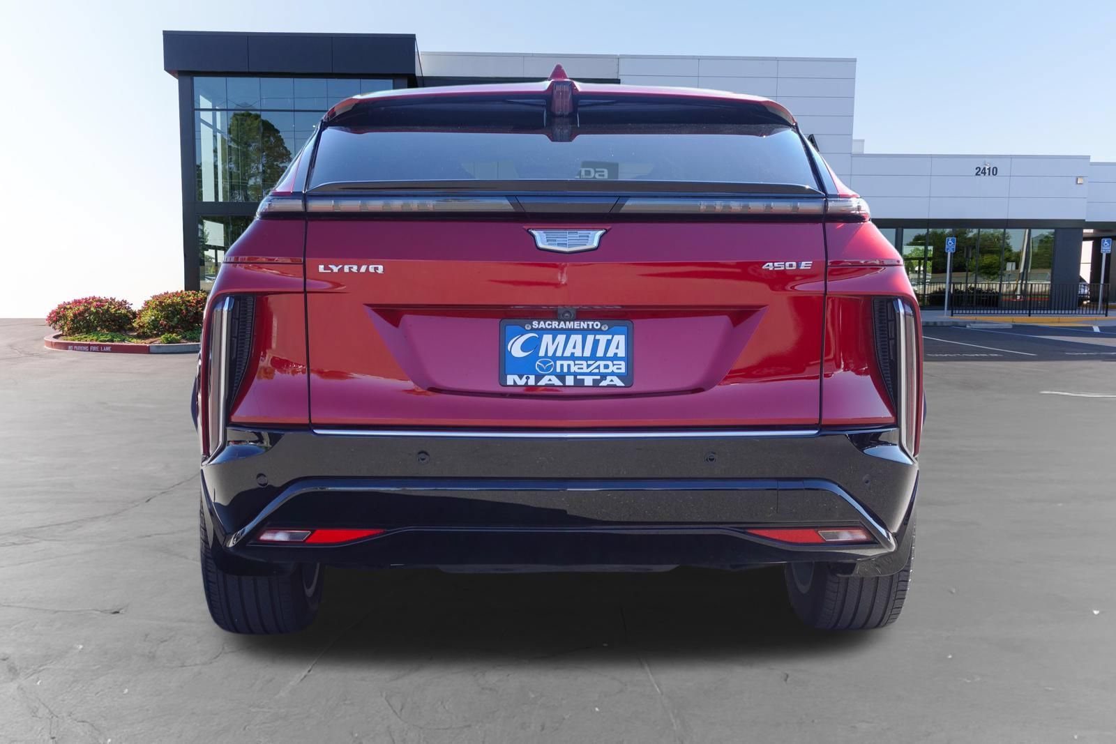 Used 2024 Cadillac Lyriq Luxury w/ LPO, Floor Liner Package RWD image 4