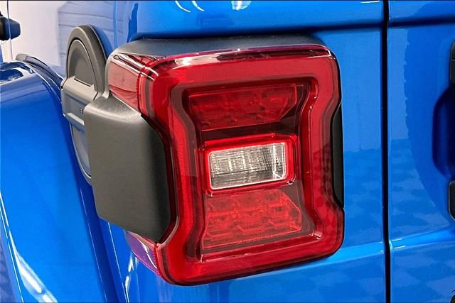 Used 2023 Jeep Wrangler Unlimited Sahara w/ Cold Weather Group image 32