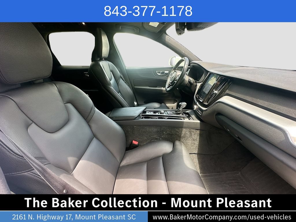 Used 2019 Volvo XC60 T5 Momentum w/ Multimedia Package AWD/4WD image 30