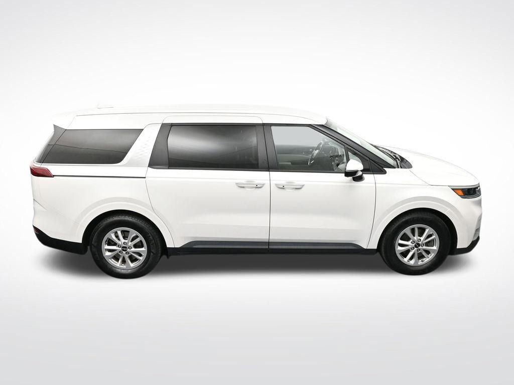 Used 2022 Kia Carnival LX FWD image 22