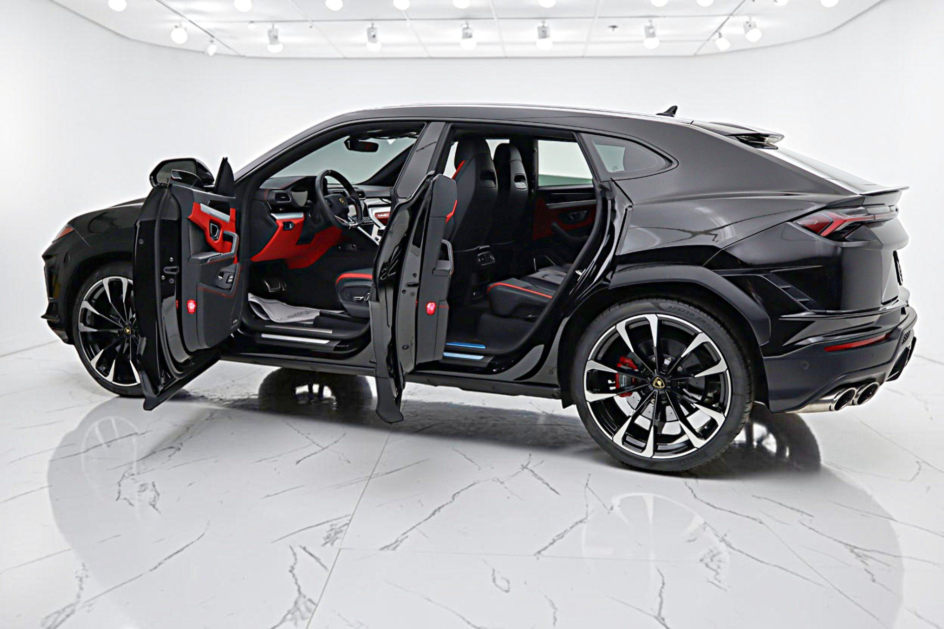 Used 2024 Lamborghini Urus S AWD/4WD image 5