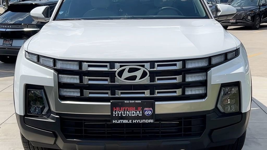 Used 2025 Hyundai Santa Cruz SE image 8