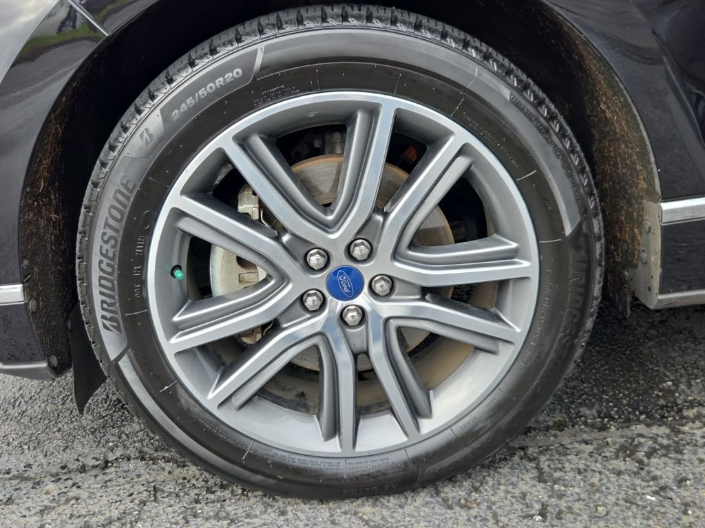 Used 2019 Ford Edge Titanium w/ Equipment Group 301A image 28