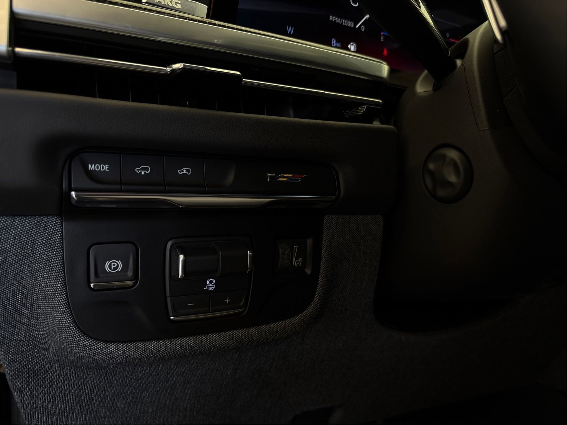 New 2026 Cadillac Escalade ESV V image 20